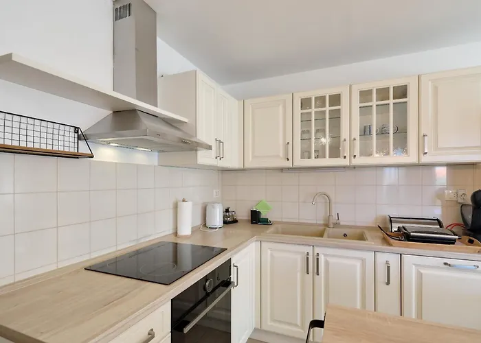 Bajana Apartment *