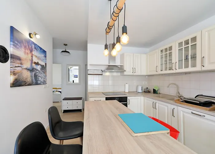 Bajana Apartment *