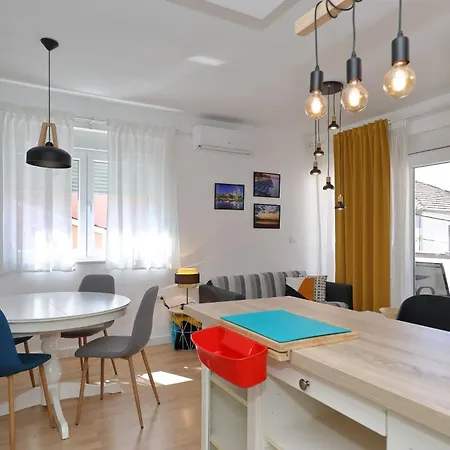 Bajana Apartment *